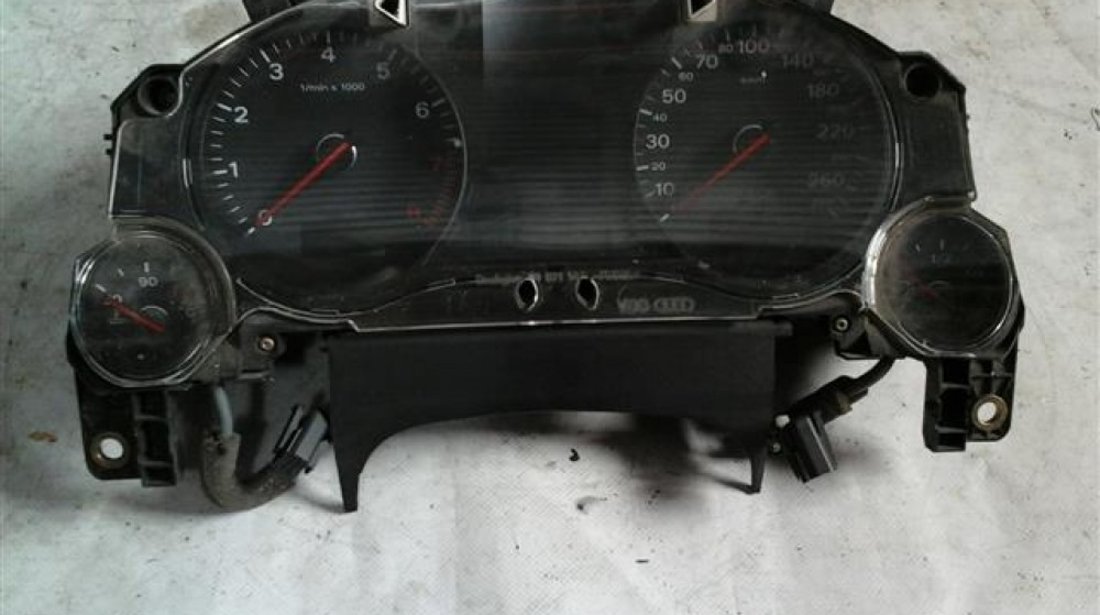 Ceasuri bord Audi A8 4.2 3.7 L Benzina An 2004 2005 2006 2007 2008 2009 cod 4E0920900E