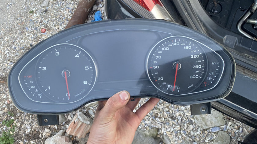Ceasuri bord audi A8 4h 2011