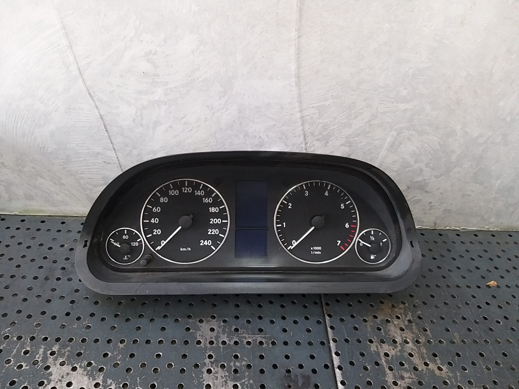 Ceasuri bord benzina mercedes a class w169 a1695403748