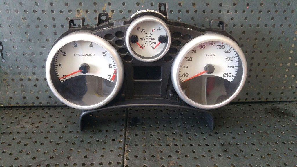 Ceasuri bord benzina peugeot 207 wa wc 966290388003