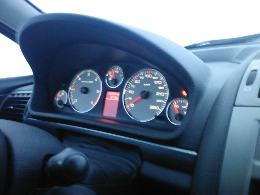 Ceasuri Bord Cu Fundal Alb Si Lumini Albe Peugeot 407 2 0 Hdi