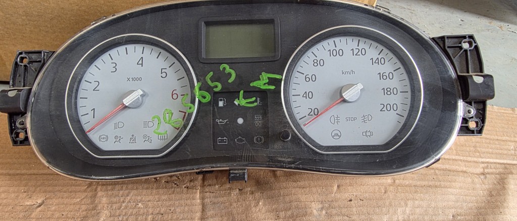 Ceasuri bord Dacia Logan / Sandero 2006 2007 2008 2009 2010 2011