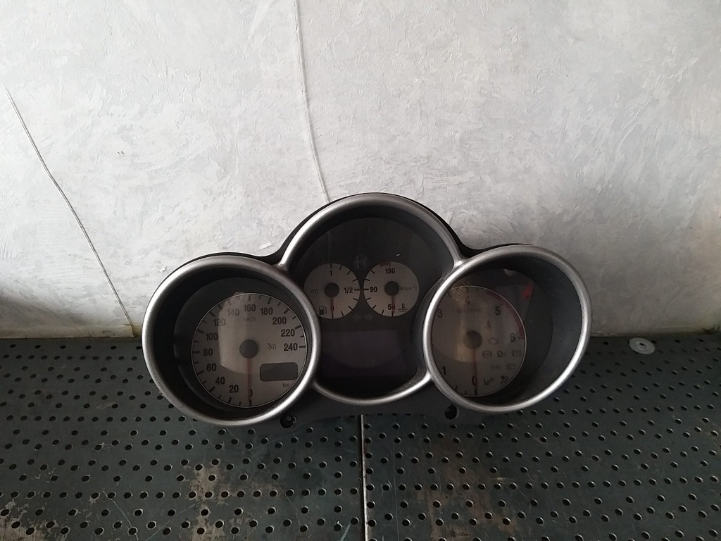 Ceasuri bord diesel alfa romeo 147 937 110008953046 735374416