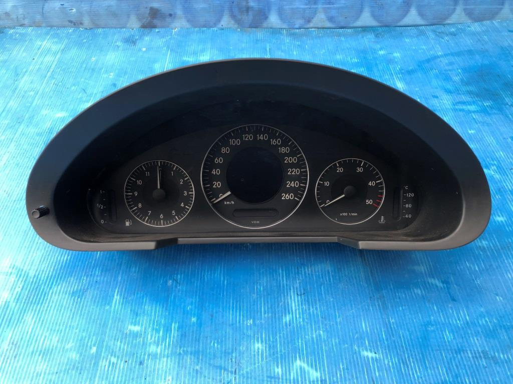 Ceasuri bord Diesel cutie automata Mercedes E270 w211 2002-2006