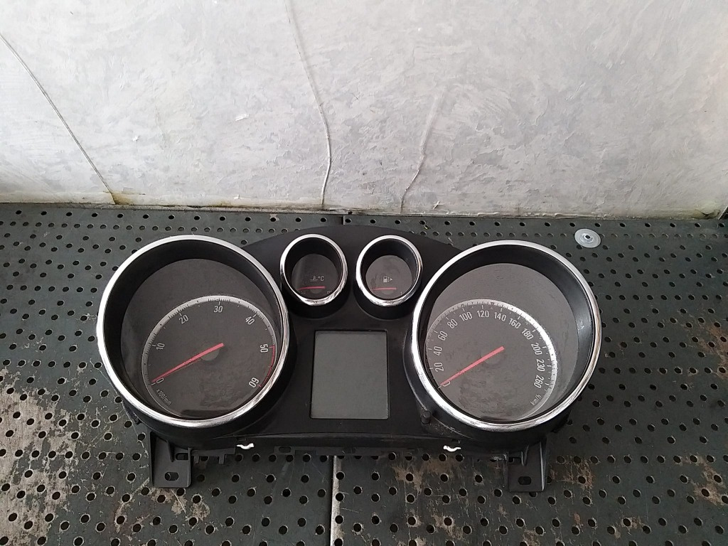 Ceasuri bord diesel opel astra j 6007758