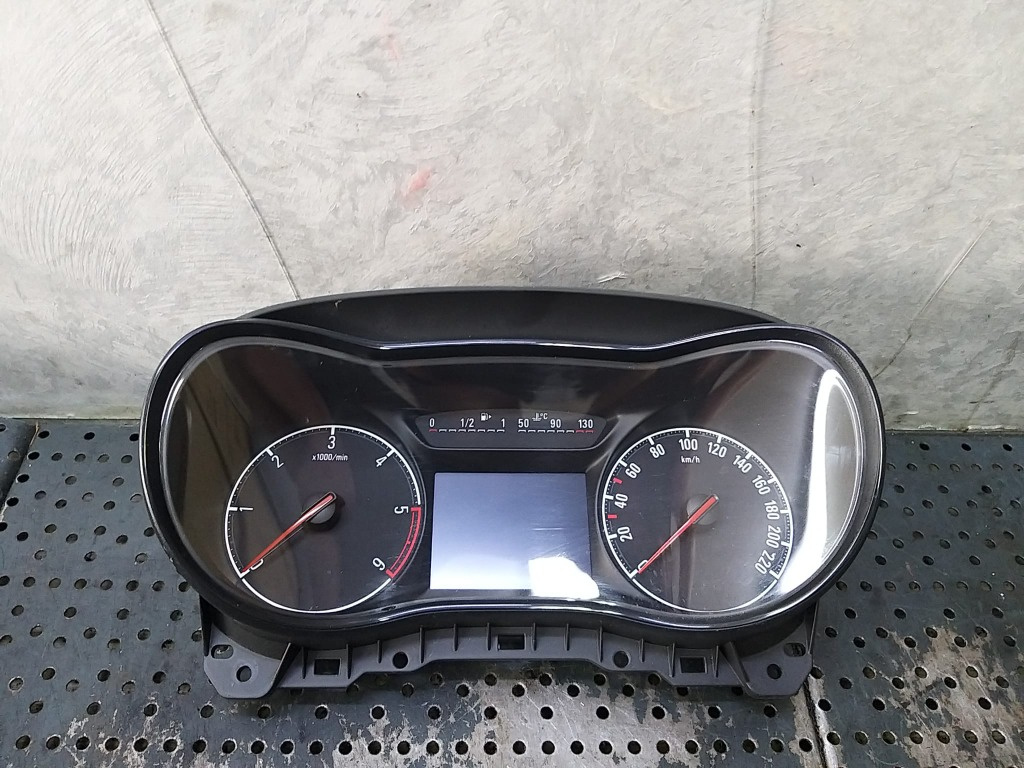 Ceasuri bord diesel opel corsa e x15 39056371 367030224