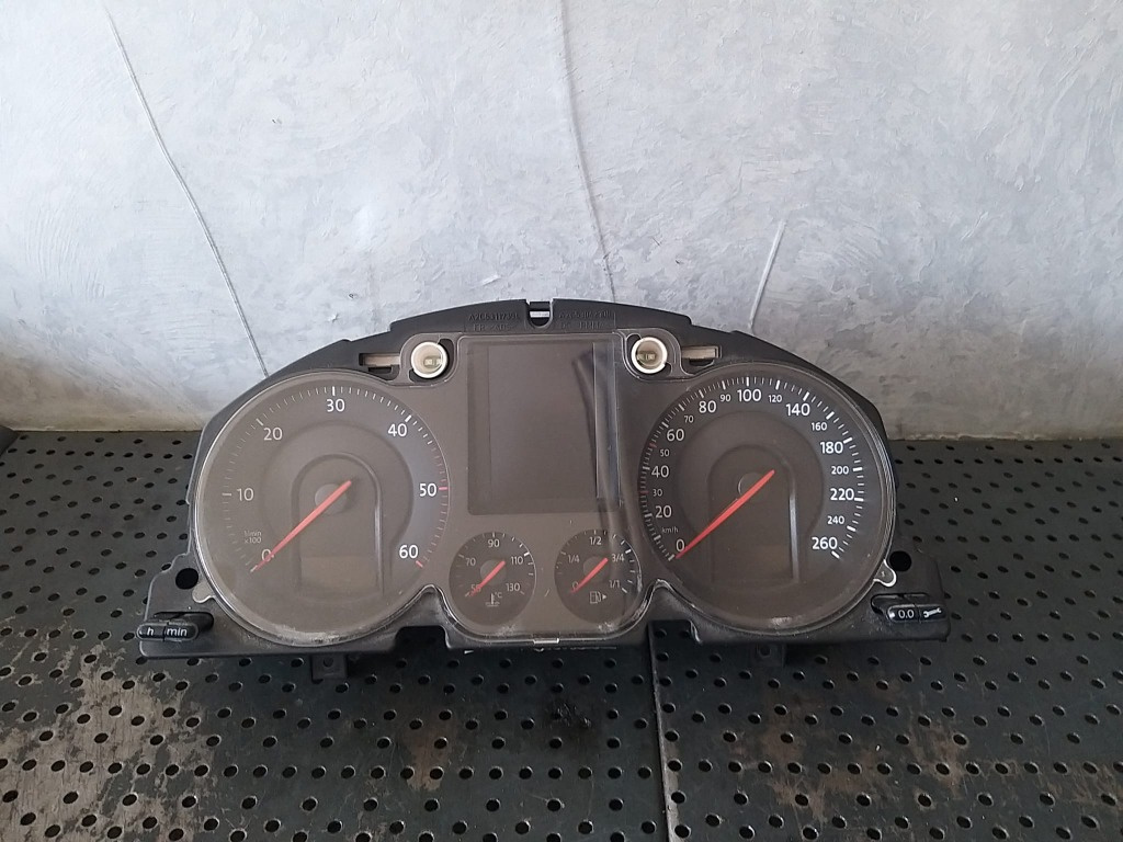 Ceasuri bord diesel vw passat b6 3c 3c0920870qx