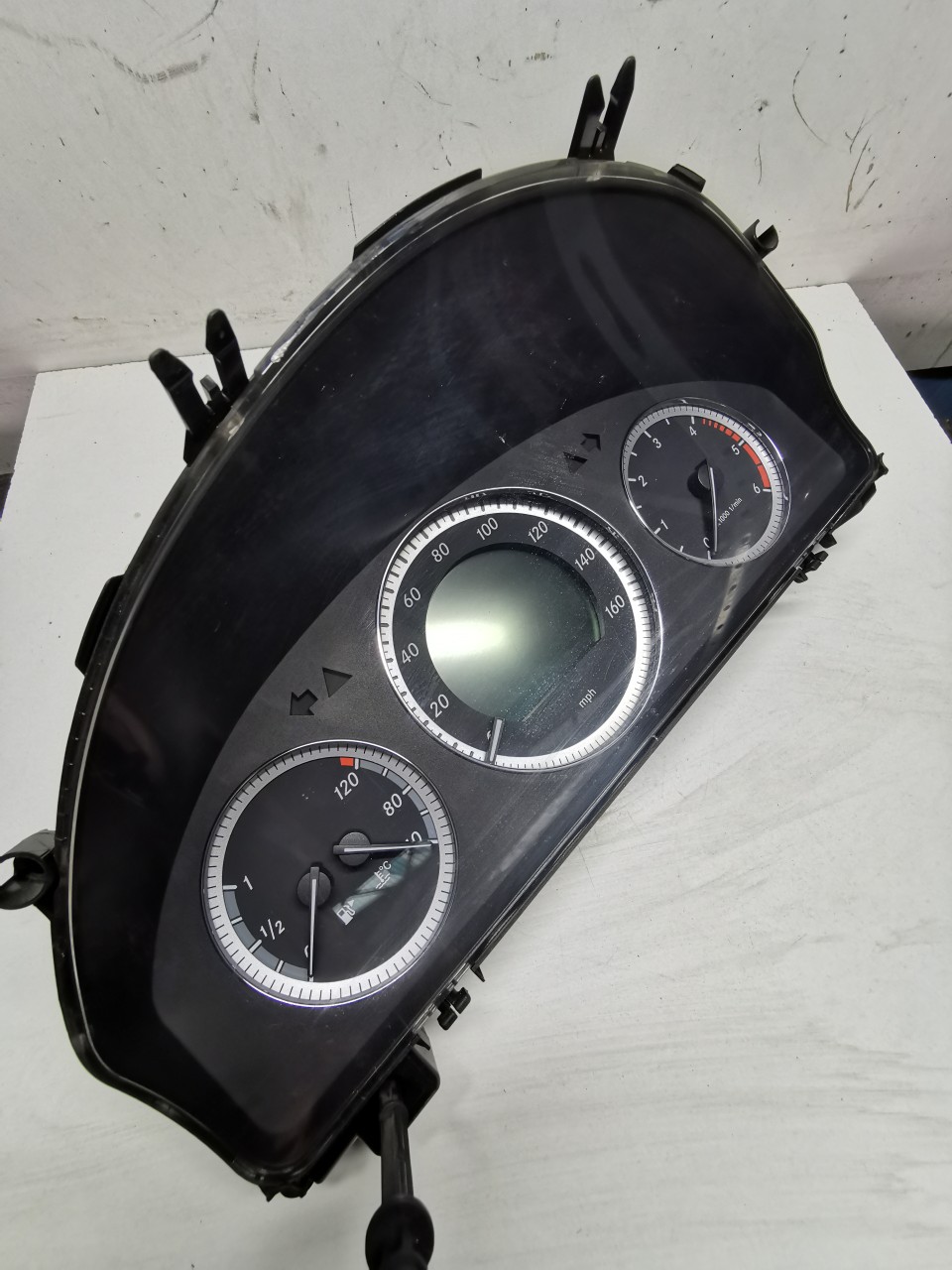 Ceasuri bord Mercedes C-class W204 A2049002605 diesel