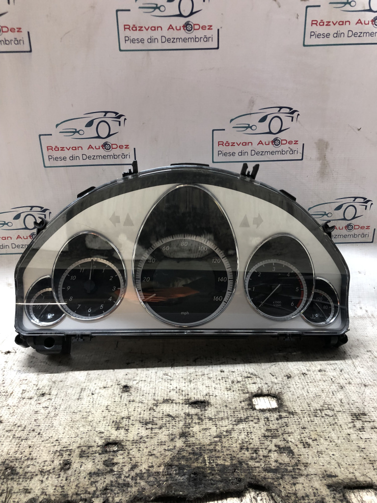 Ceasuri bord Mercedes E 350 2010, A2129005104