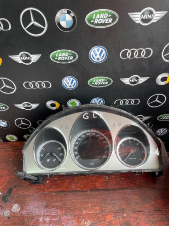 Ceasuri bord Mercedes glk x204 de Europa
