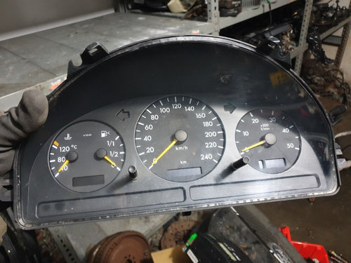 Ceasuri Bord Mercedes ML 270CDI W163 A1635404011