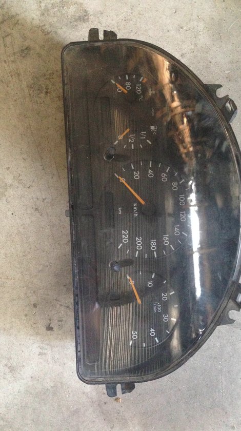 Ceasuri bord mercedes ml w163 2.7 cdi 2002 cod a1635403011