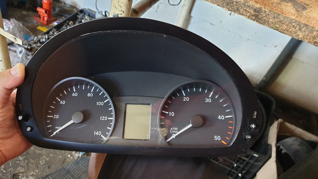Ceasuri Bord Mercedes Vito 639 an 2010 cod A6394466021