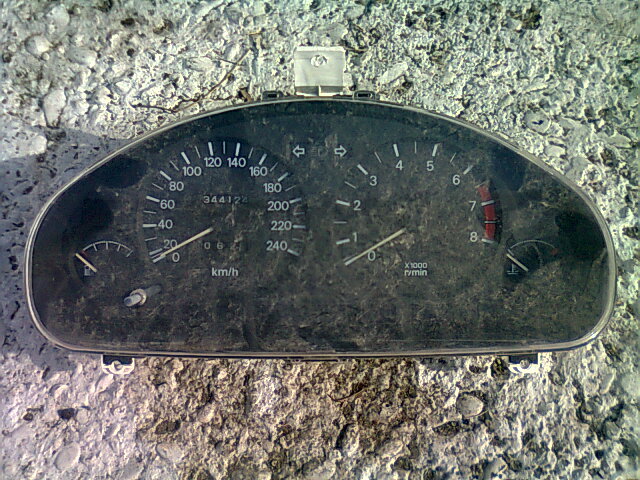 Ceasuri bord Mitsubishi Carisma