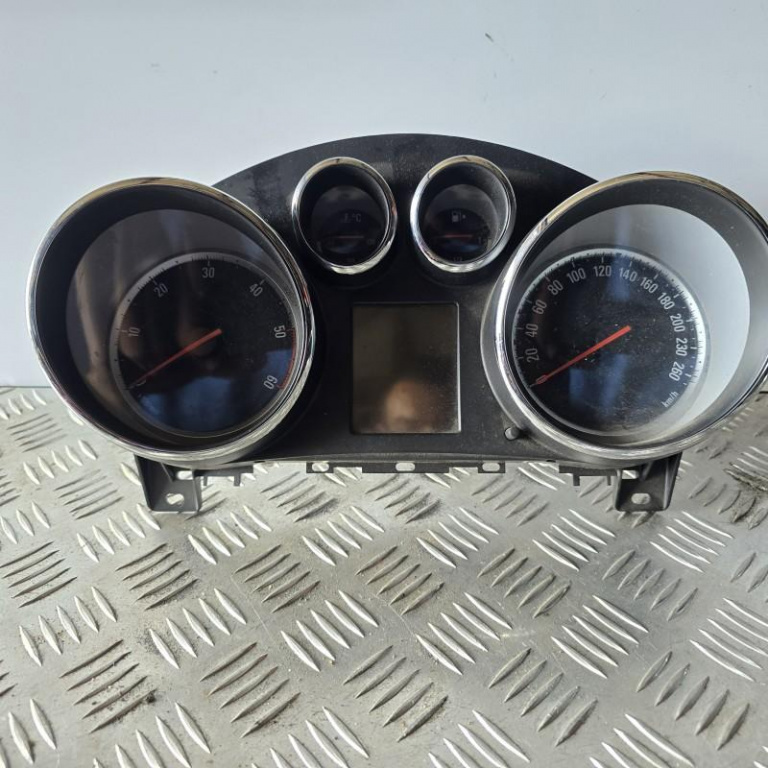 Ceasuri bord Opel Astra J 2009-2012 13338438 AA5K