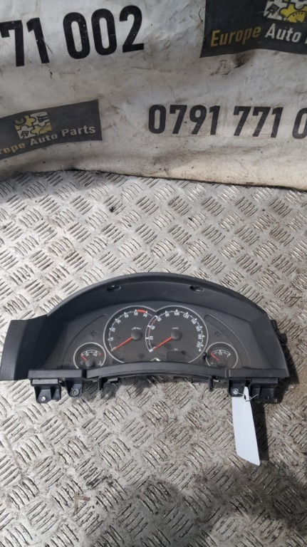Ceasuri bord Opel Meriva 1.3 CDTI an 2007 cod 13214770LN