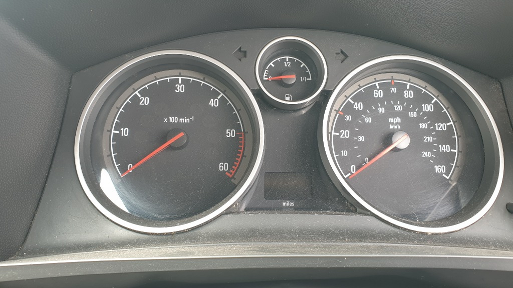Ceasuri bord Opel Zafira B 2011 Hatchback 1.7