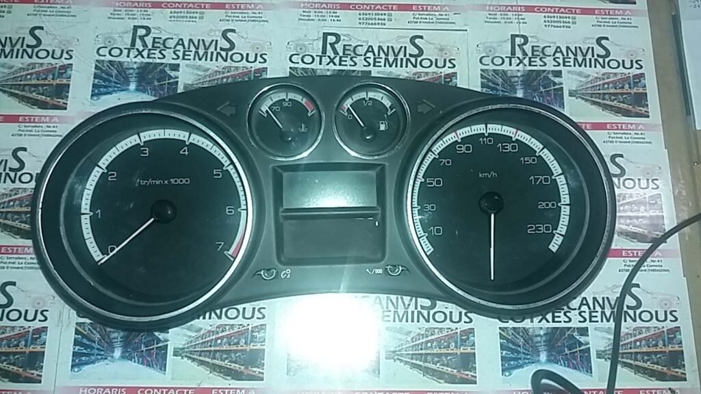 Ceasuri bord PEUGEOT 308 96651073809665107380