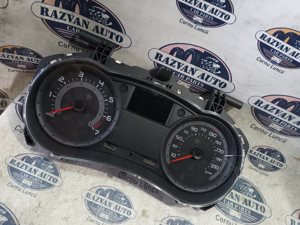Ceasuri bord Renault Clio 3 2010, 8200316824G