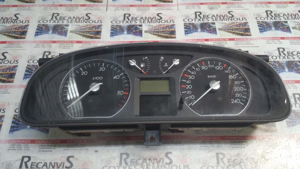 Ceasuri bord RENAULT LAGUNA 82000137758200013775