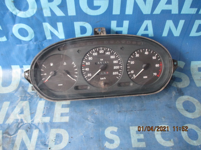Ceasuri bord Renault Megane Coach 1.6e; 7700839644