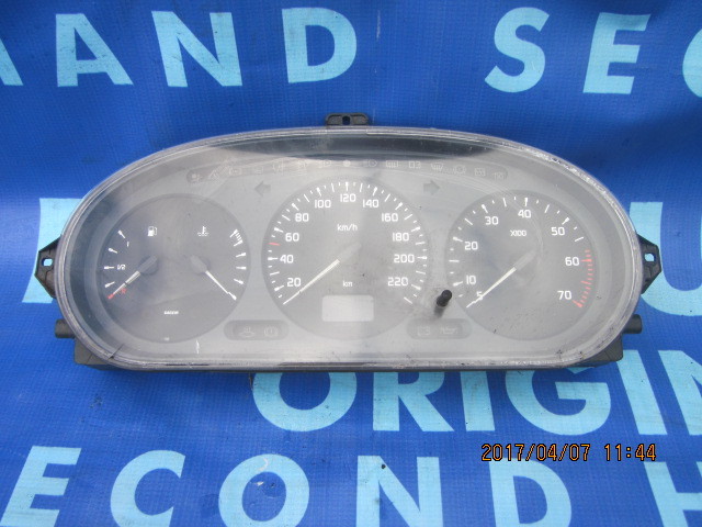Ceasuri bord Renault Megane Scenic: 7700847782