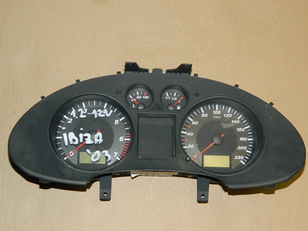 Ceasuri bord Seat Ibiza 1.2B 12V model 2003