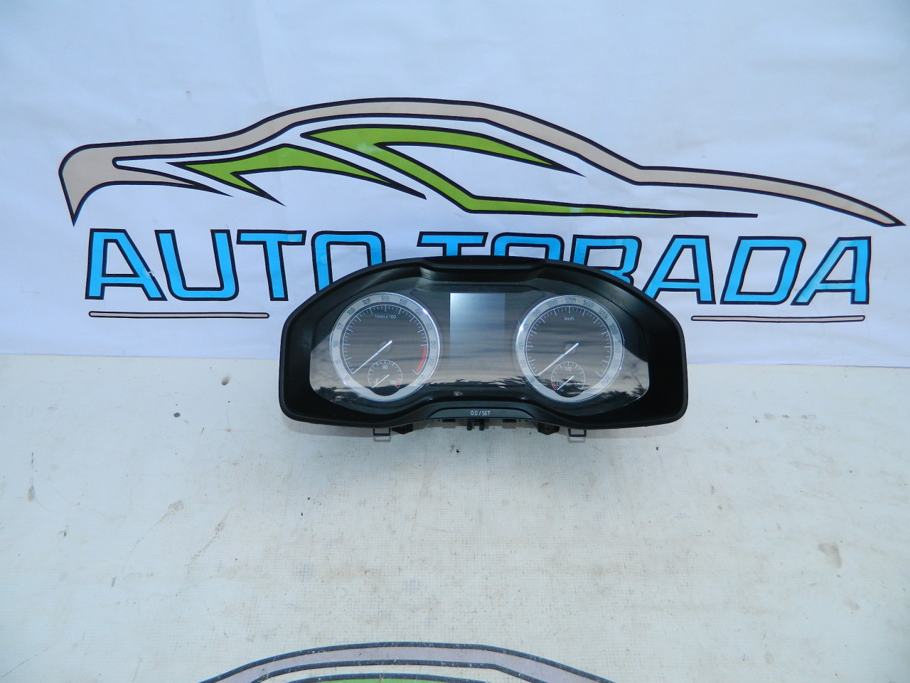 Ceasuri bord SKODA Kodiaq 1 model 2017-2024 cod 565920751C