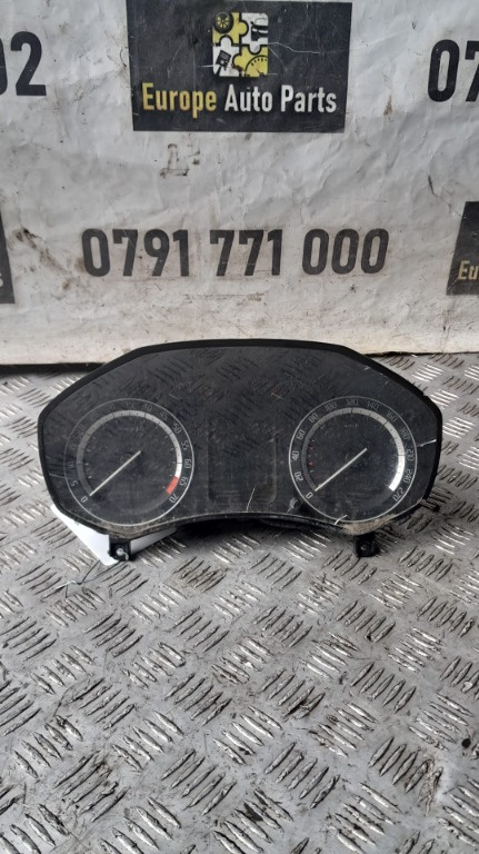 Ceasuri bord Skoda Octavia 2 VRS an 2008 cod 1Z0920842C