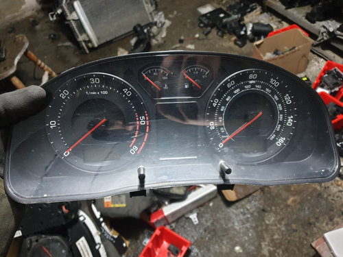 Ceasuri Bord Skoda Superb 1 cod 3U0920941A