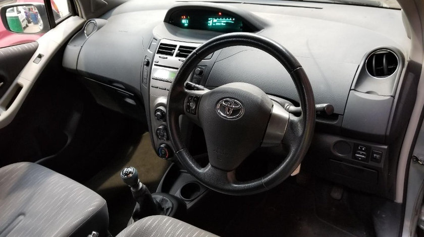 Ceasuri bord Toyota Yaris 2009 HATCHBACK 1.4 d4D