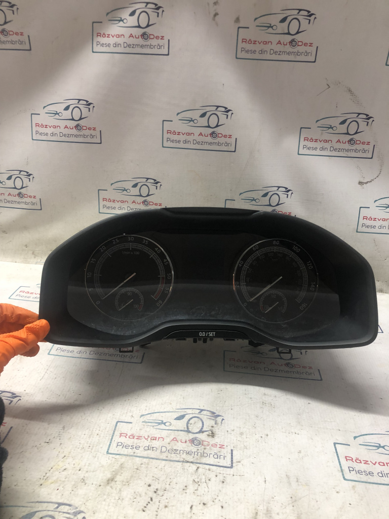 Ceasuri Bord UK Skoda Kodiaq 2.0 Motorina 2018, 565920941B