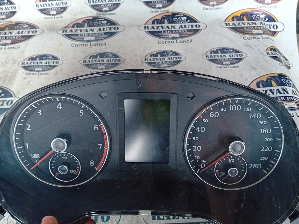 Ceasuri bord Volkswagen Jetta 1.6 Motorina 2012, 5C6920861