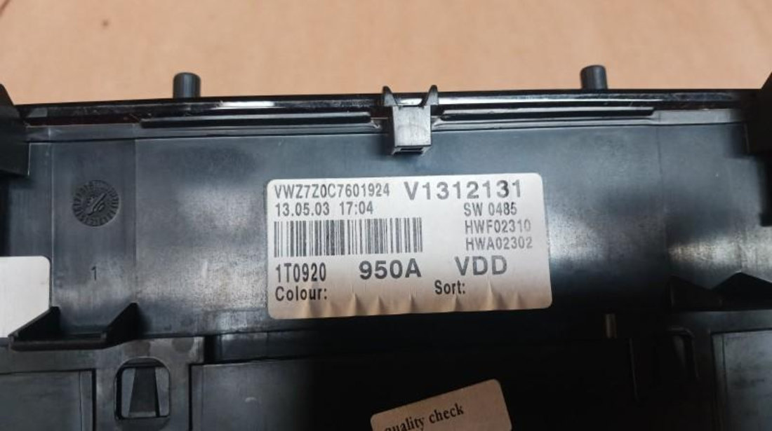 Ceasuri bord Volkswagen Touran (2003->) 1t0920950a