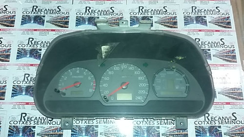 Ceasuri bord VOLVO V40 30819873/004 / 30819873 004 / 30819873004 / 30822392 04 / 308223920430819873/...