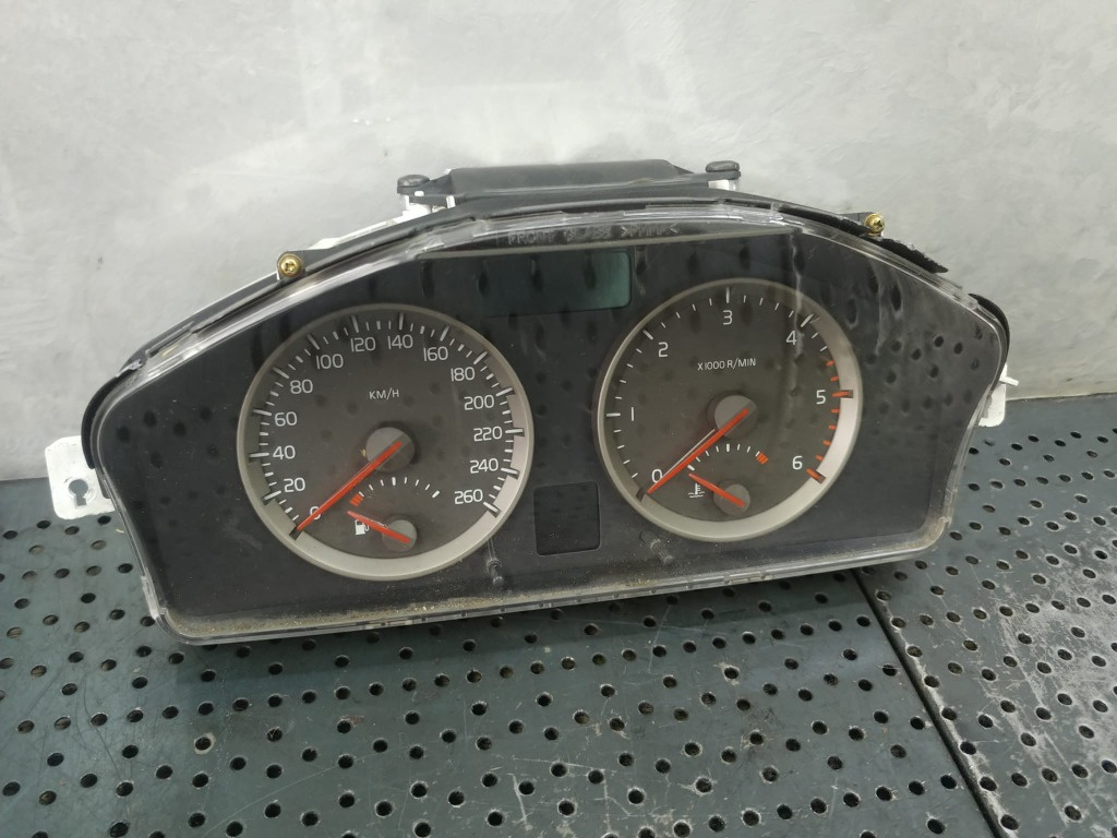 Ceasuri bord volvo v50 2.0 d 2007 30710071 30669185