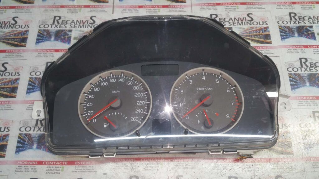 Ceasuri bord VOLVO V50 E30710071 / 30669182E30710071 / 30669182