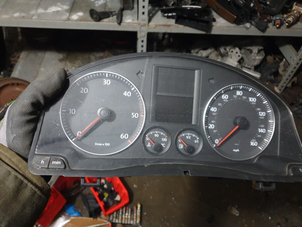 Ceasuri Bord Vw Golf 5 cod 1K0920950L