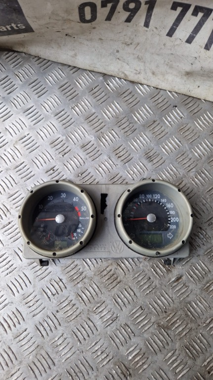 Ceasuri bord VW Polo 6N 1.4 TDI 75Cp an fabricatie 2001 cod 6N0920804M