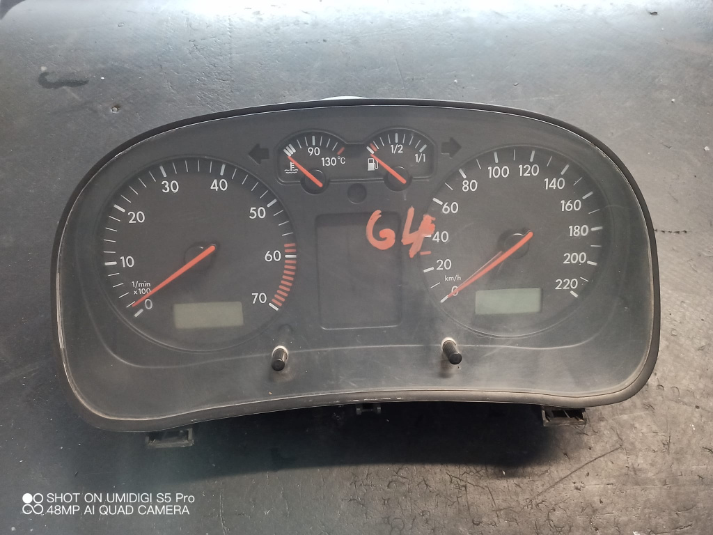 Ceasuri de bord VW Golf 4 1.4 16V - COD 1J0919861