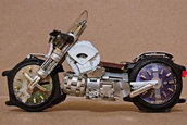 Ceasuri transformate in mini-motociclete