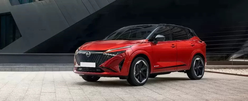 Cel mai cunoscut model de la Nissan a primit un facelift major. Noua versiune se lauda cu un design SF la exterior si doua display-uri uriase la interior. Cat costa in Romania Cel mai cunoscut model de la Nissan a primit un facelift major. Noua versiune se lauda cu un design SF la exterior si doua display-uri uriase la interior. Cat costa in Romania
