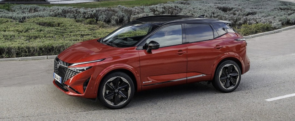 Cel mai cunoscut model de la Nissan a primit un facelift major. Noua versiune se lauda cu un design SF la exterior si doua display-uri uriase la interior. Galerie foto completa Cel mai cunoscut model de la Nissan a primit un facelift major. Noua versiune se lauda cu un design SF la exterior si doua display-uri uriase la interior. Galerie foto completa
