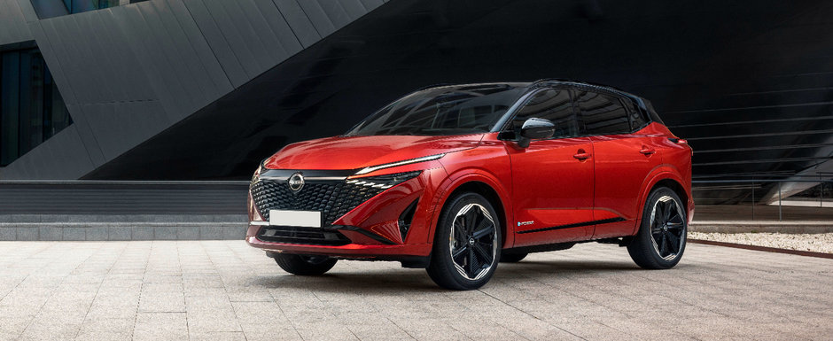 Cel mai cunoscut model de la Nissan a primit un facelift major. Noua versiune se lauda cu un design SF la exterior si doua display-uri uriase la interior Cel mai cunoscut model de la Nissan a primit un facelift major. Noua versiune se lauda cu un design SF la exterior si doua display-uri uriase la interior