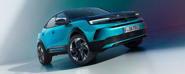 Cel mai ieftin SUV de la Opel a primit un facelift major. Noua versiune se lauda cu doua ecrane in bord si pana la 156 de cai sub capota. Cum arata in realitate