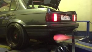 Cel mai infricosator BMW E30 Ursulet din lume scoate flacari!