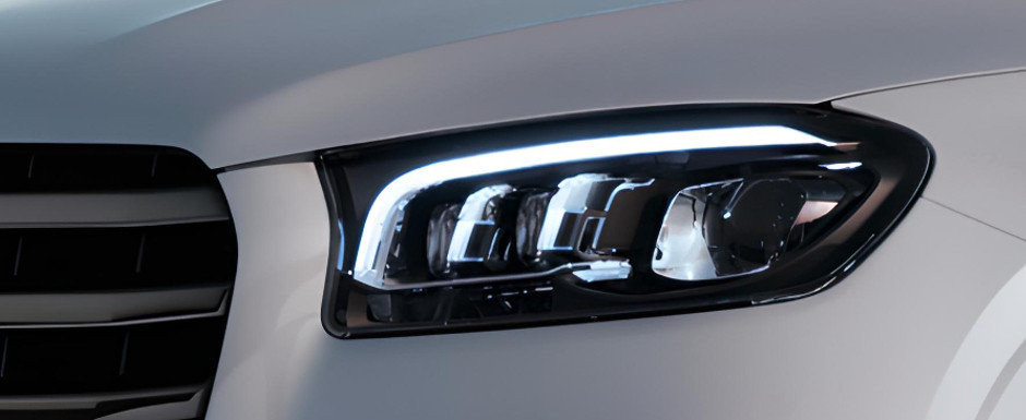 Cel mai mare SUV de la Mercedes a debutat oficial. Noul model are o lungime de peste 5.2 metri si ofera pana la 539 de cai putere. Cat costa in Romania Cel mai mare SUV de la Mercedes a debutat oficial. Noul model are o lungime de peste 5.2 metri si ofera pana la 539 de cai putere. Cat costa in Romania