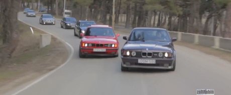 Cel mai nebun film din lume cu curse de strada: BMW M5 la superlativ in Georgia