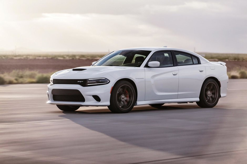 Cel mai puternic sedan de serie din lume este aici: Dodge Charger SRT Hellcat