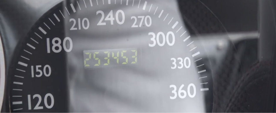 Cel mai rulat Ferrari din toate timpurile are peste 250.000 km la bord. Proprietarul a schimbat pana acum... Cel mai rulat Ferrari din toate timpurile are peste 250.000 km la bord. Proprietarul a schimbat pana acum...